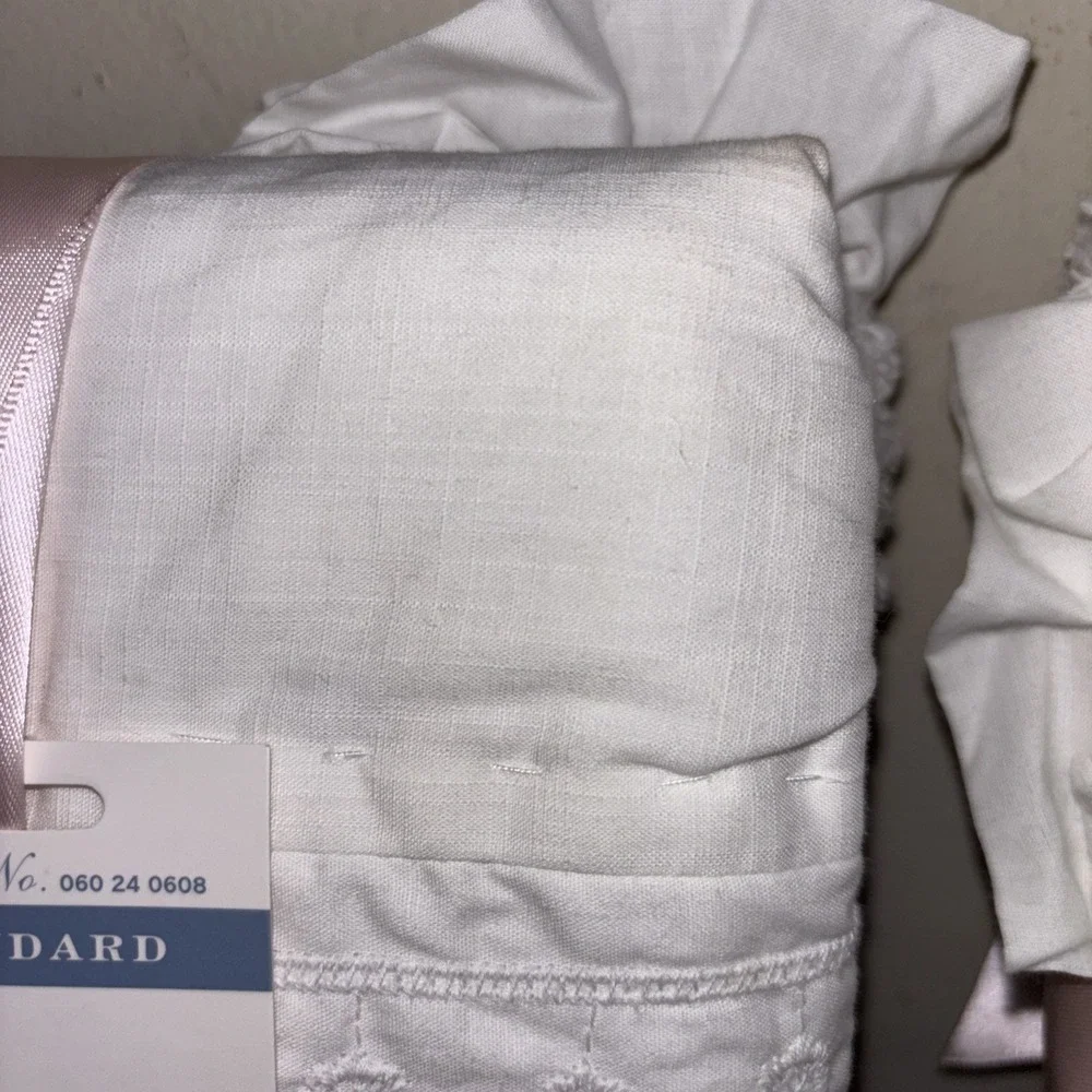 Simply Shabby‎ Chic White Chenille Patchwork Ruffle Quilted Standard Shams Pair